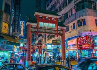 Hành trình du lịch Hồng Kông, khám phá phố chợ đêm Temple nhộn nhịp