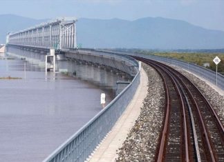 Du lịch Trung Quốc, chiêm ngưỡng vẻ đẹp của cầu sắt sông Tùng Hoa Du lịch Trung Quốc, chiêm ngưỡng vẻ đẹp của cầu sắt sông Tùng Hoa